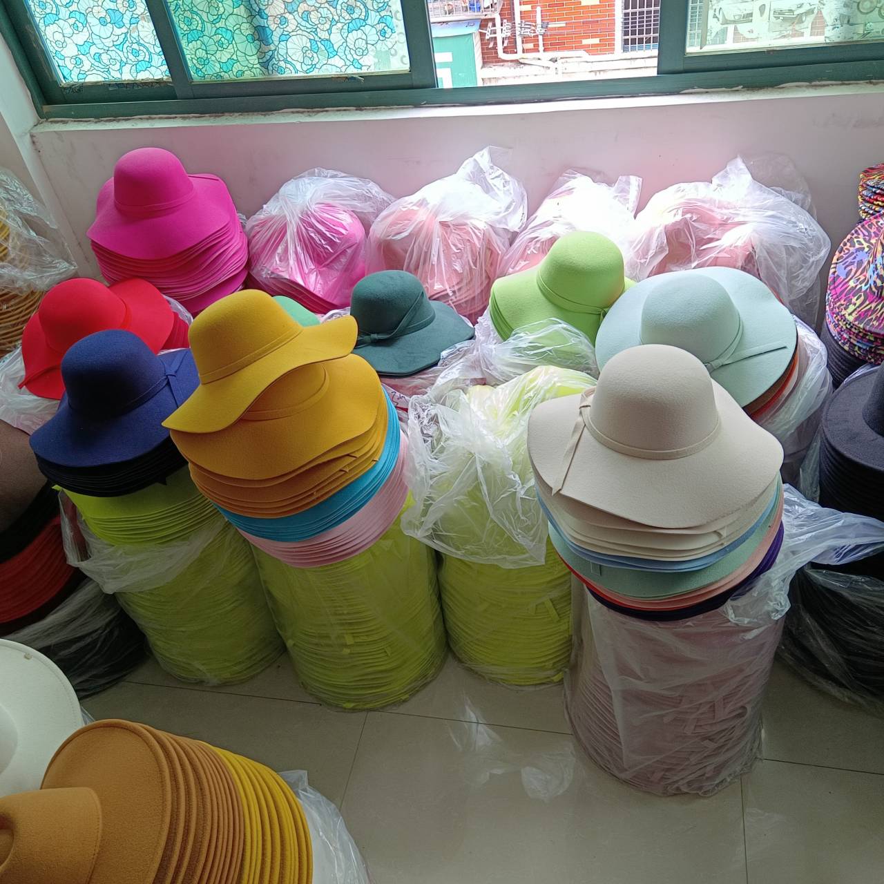 Cappello da Donna Bianco a Cup - Hat Floppy Wide recensione e prezzo
