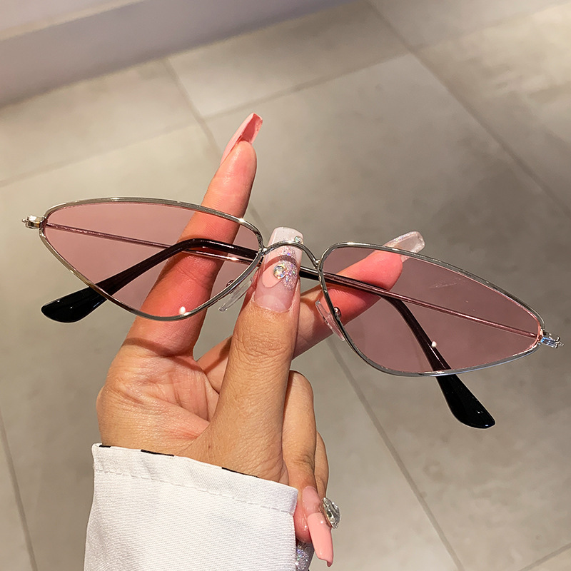 Nuova Versione di Occhiali da  - Sunglasses Cat Eye recensione e prezzo