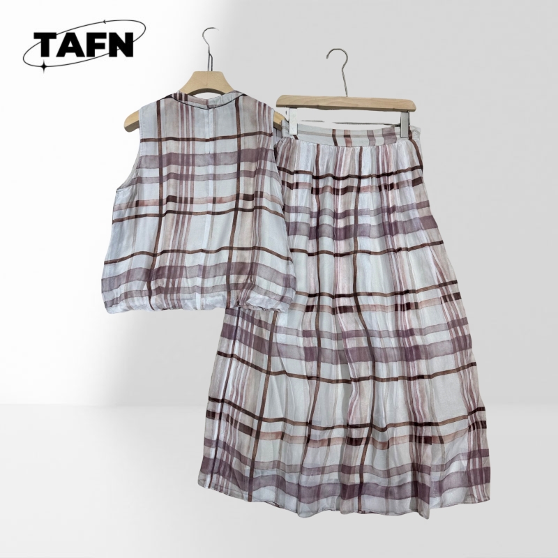 Elegante Completo Due Pezzi a  - Midi Skirt Floral recensione e prezzo
